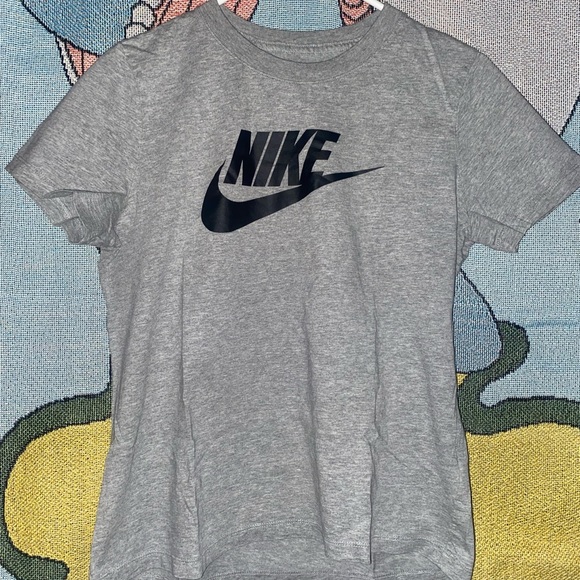 Nike T-shirt - Picture 1 of 3